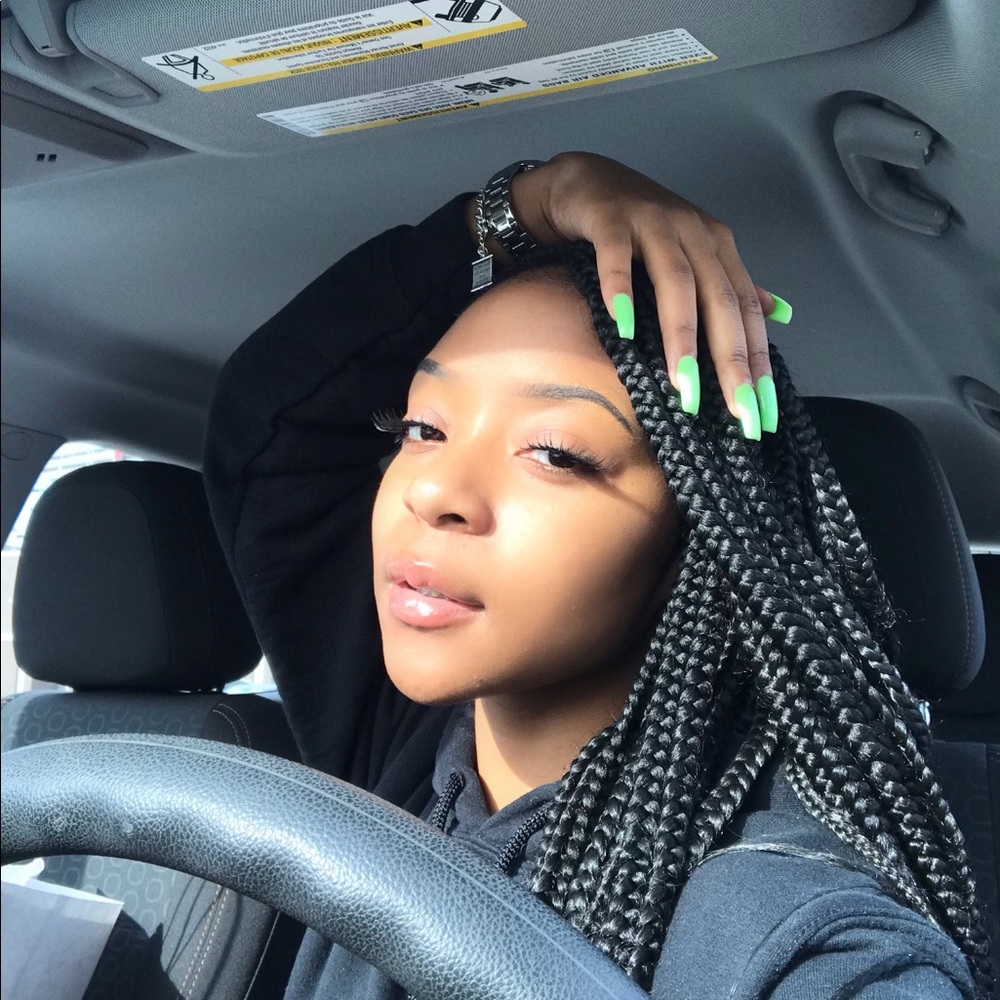 Meet your Posher, Mar' kayla